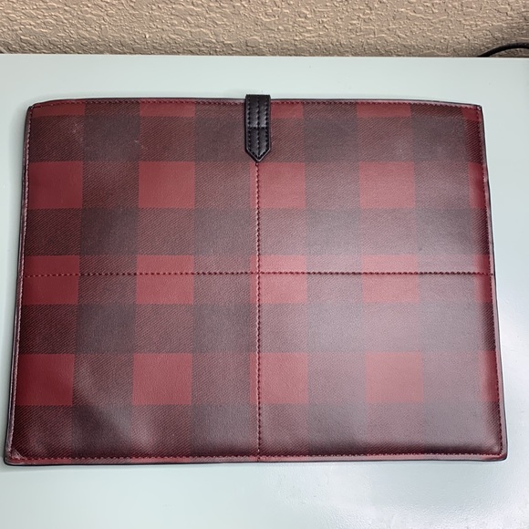 Isaac Mizrahi padded Buffalo check tablet case unisex - Picture 2 of 7